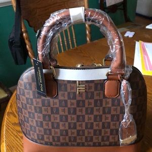 London Fog Tulip Satchel new with tag. This bag is definitely for SALE thanks